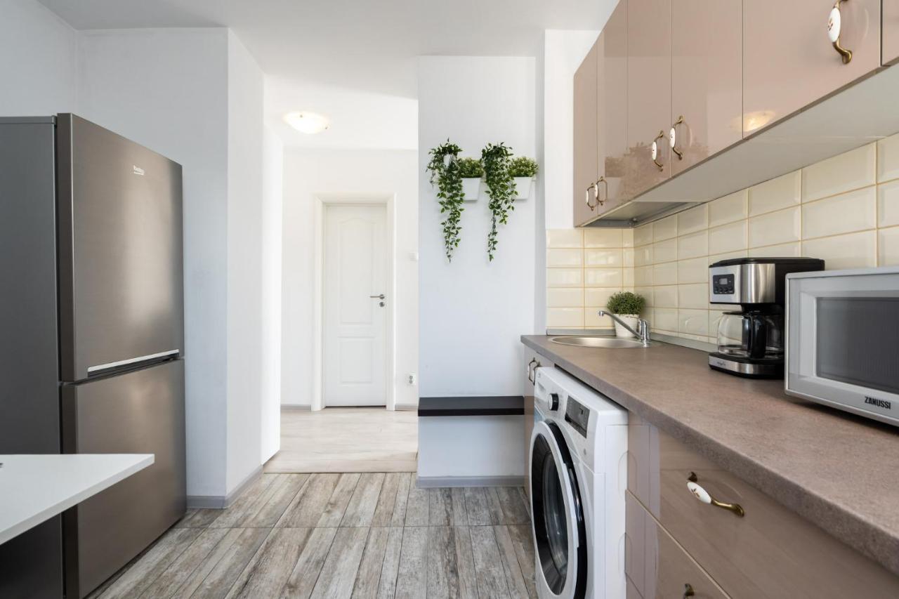 Central Apartment Tower ブカレスト エクステリア 写真