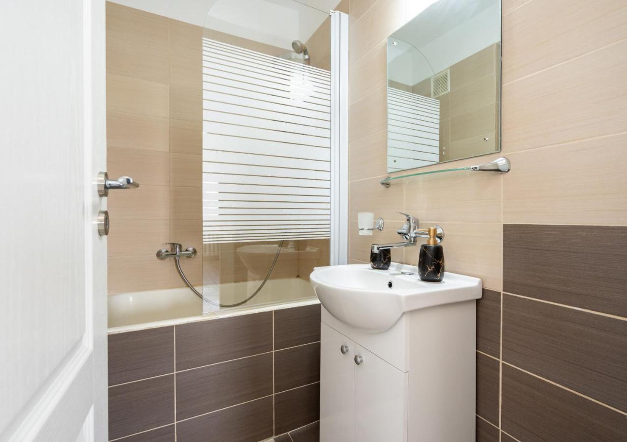 Central Apartment Tower ブカレスト エクステリア 写真